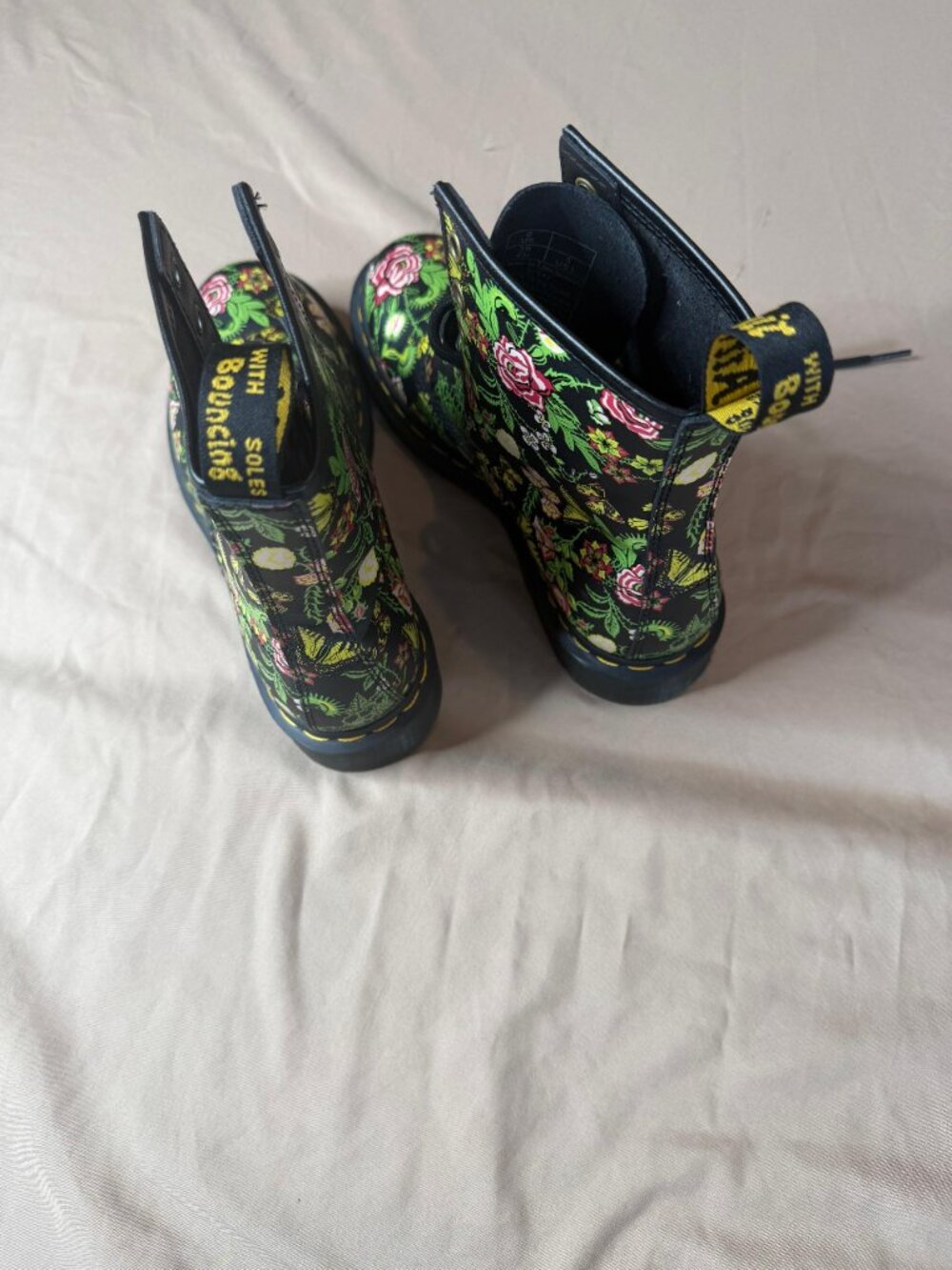 Dr. Martens 1460 Wanderlust Floral Butterfly 8-Eye Boots Women's Size 8 - Picture 5 of 14